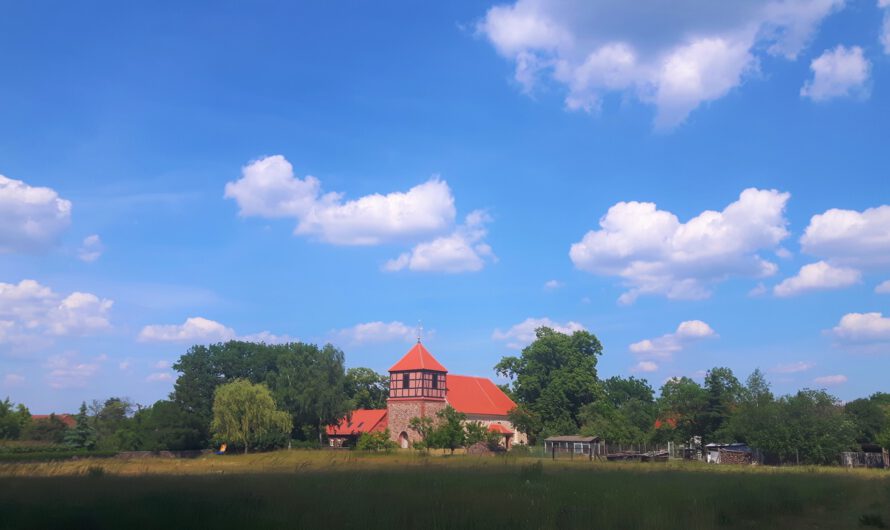 Triff die Dorfbewegung zum Fünf Uhr-Tee im November